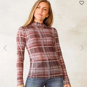 Willow Root from Buckle top. Semi sheer. Excellent condition Sz XL